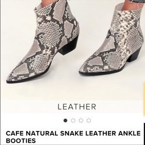 NWOT STEVE MADDEN SNAKE BOOTIES SIZE 7.5